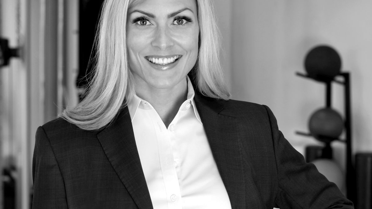 Black chiropractors in the u.s. Meet Dr Dana Winchester The Winchester Institute Of Chiropractic Health And Wellness Nawbo Columbus