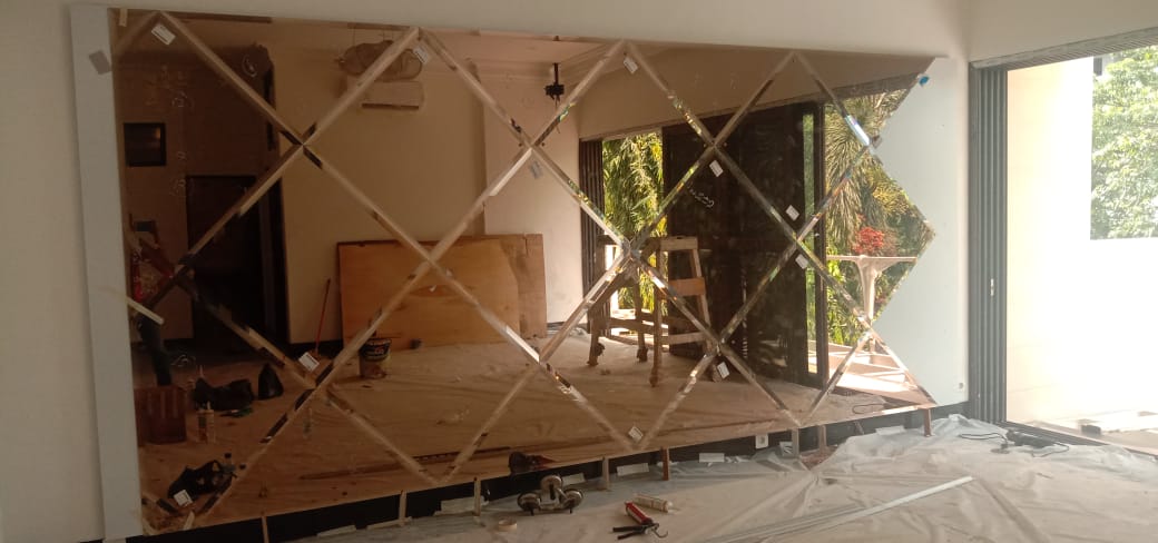 Kaca Cermin Hias Dinding – Harga Terbaru 2021 - NAYLA GLASS