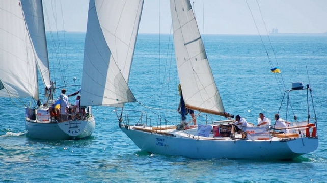 Photo Морские прогулки в батуми индивидуально (яхта и катер) для тех, кто любит море, волны, синее небо, дельфинов и не любит экскурсии в группе незнакомых людей. Progulka Na Yahte Aleksandr Butnar