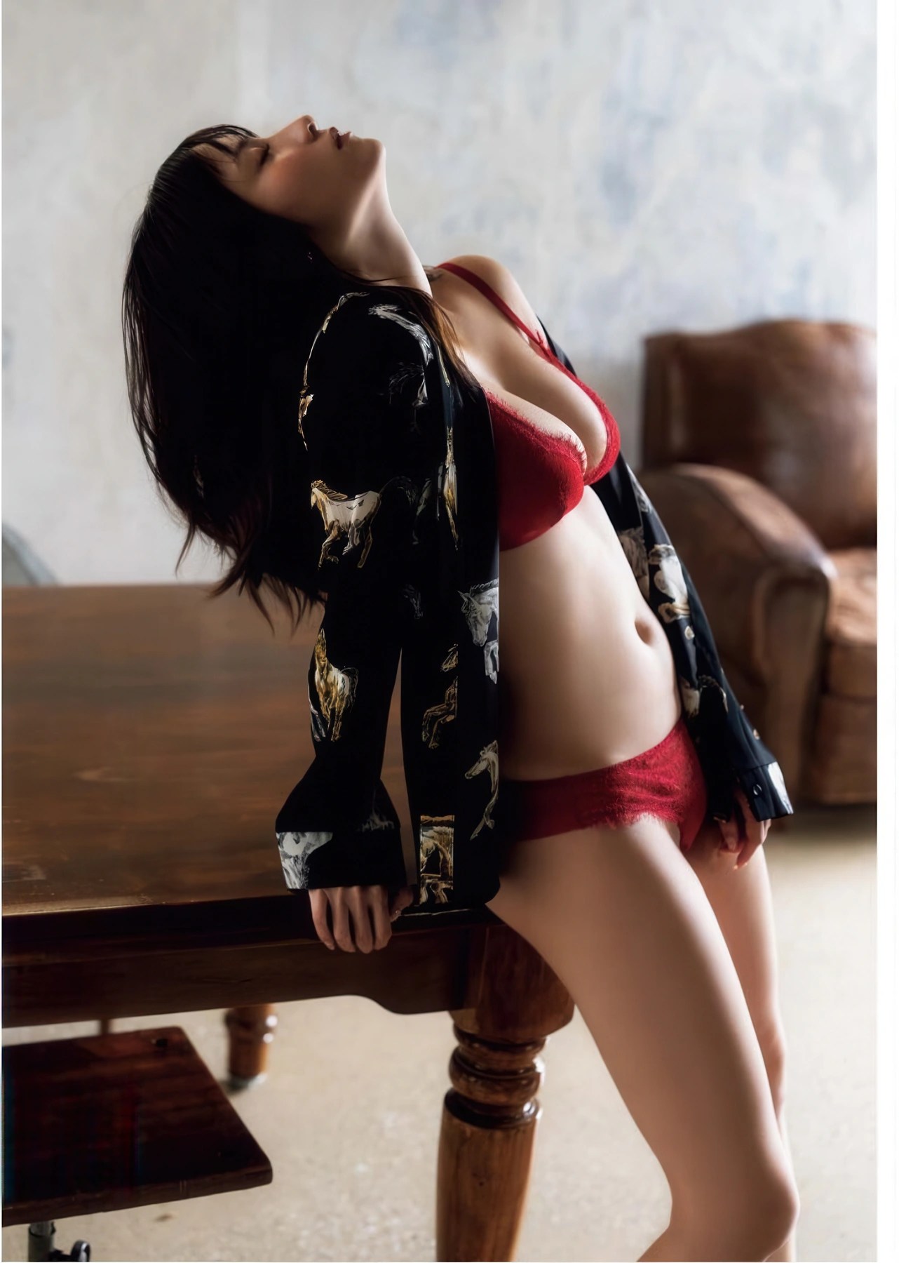 桃月なしこ Nashiko Momotsuki 登上《Young King Bull》2026年3月号