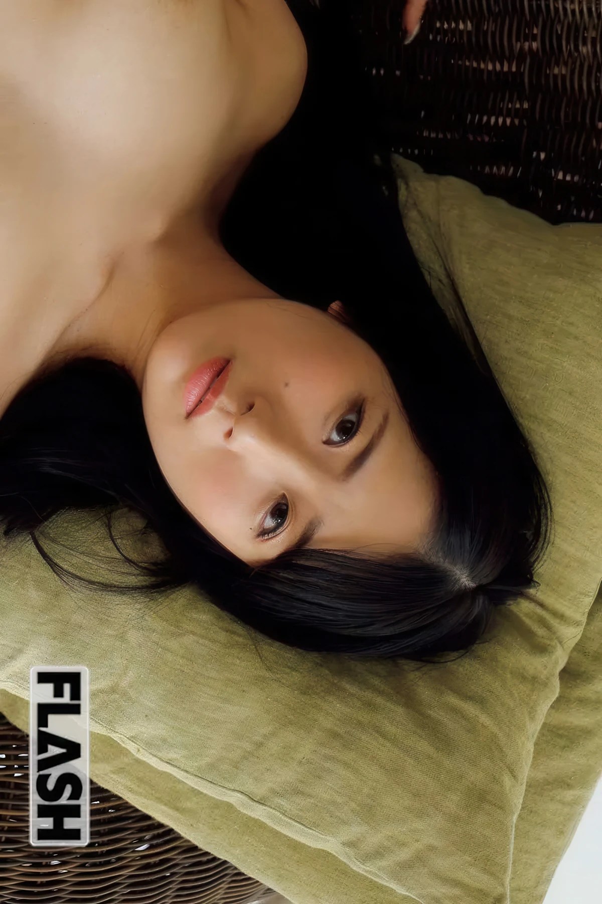 Marina Yakuno 役野満里奈 FLASH 2025年12月23日号