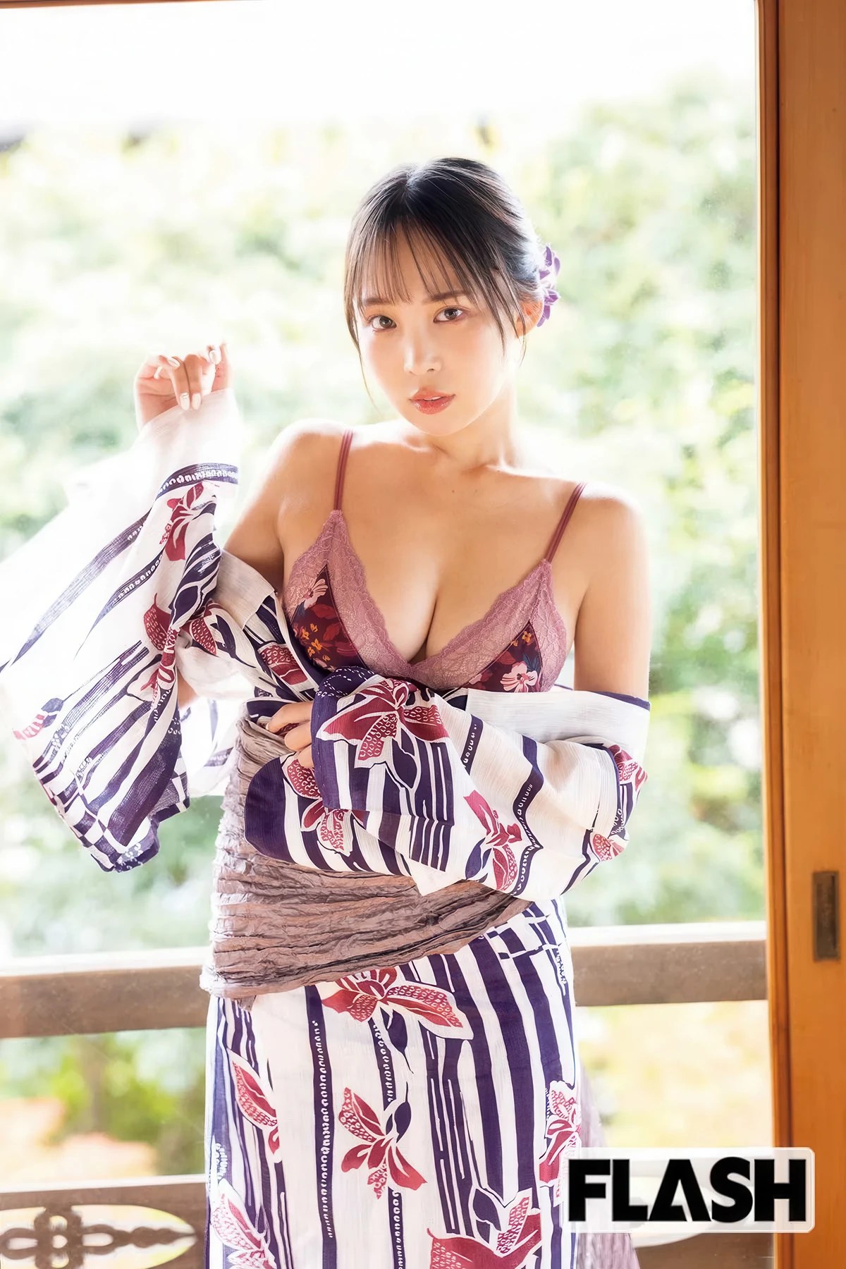 葵成美 Narumi Aoi 登上 FLASH 2025年12月23日号