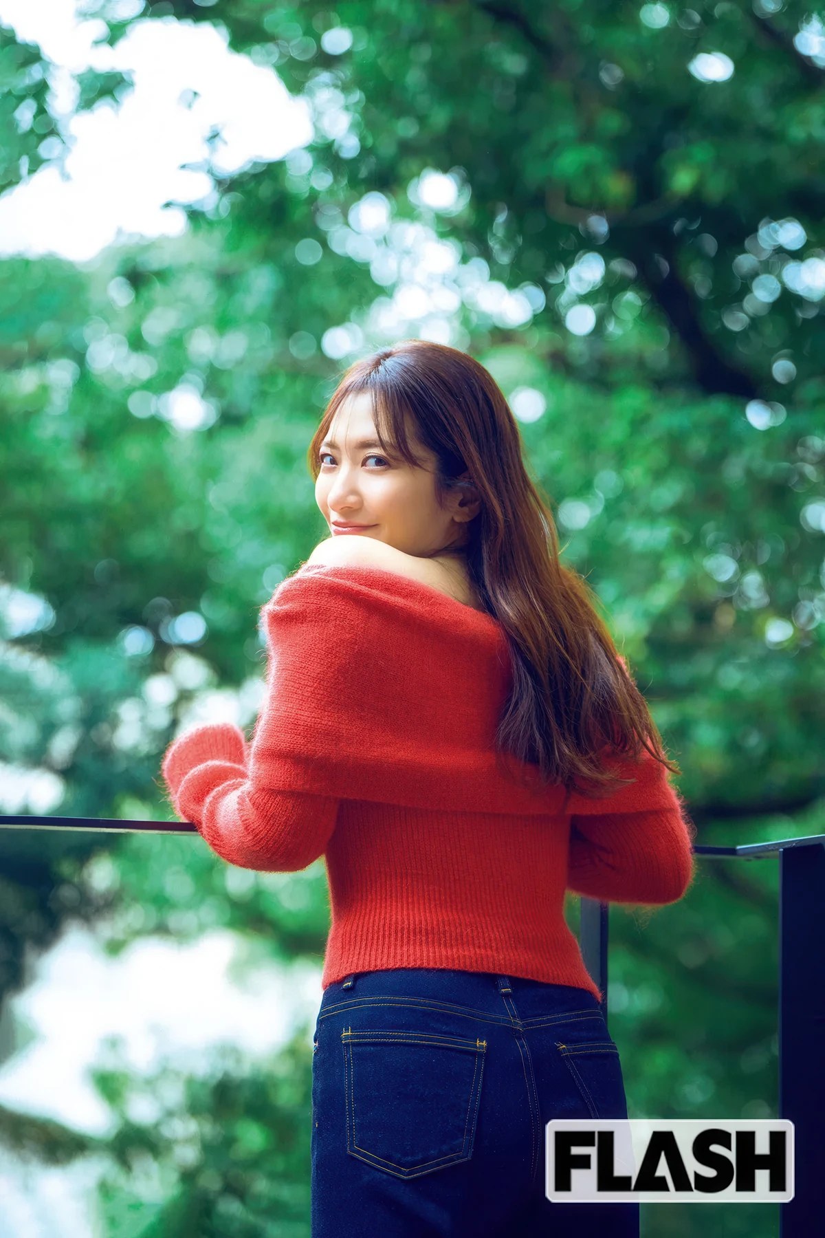 笹崎里菜 Rina Sasazaki 亮相 FLASH 2025年12月30日号