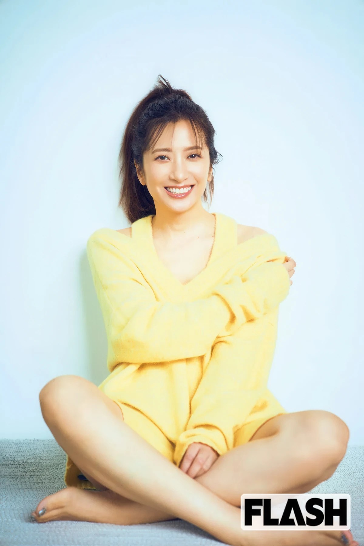 笹崎里菜 Rina Sasazaki 亮相 FLASH 2025年12月30日号