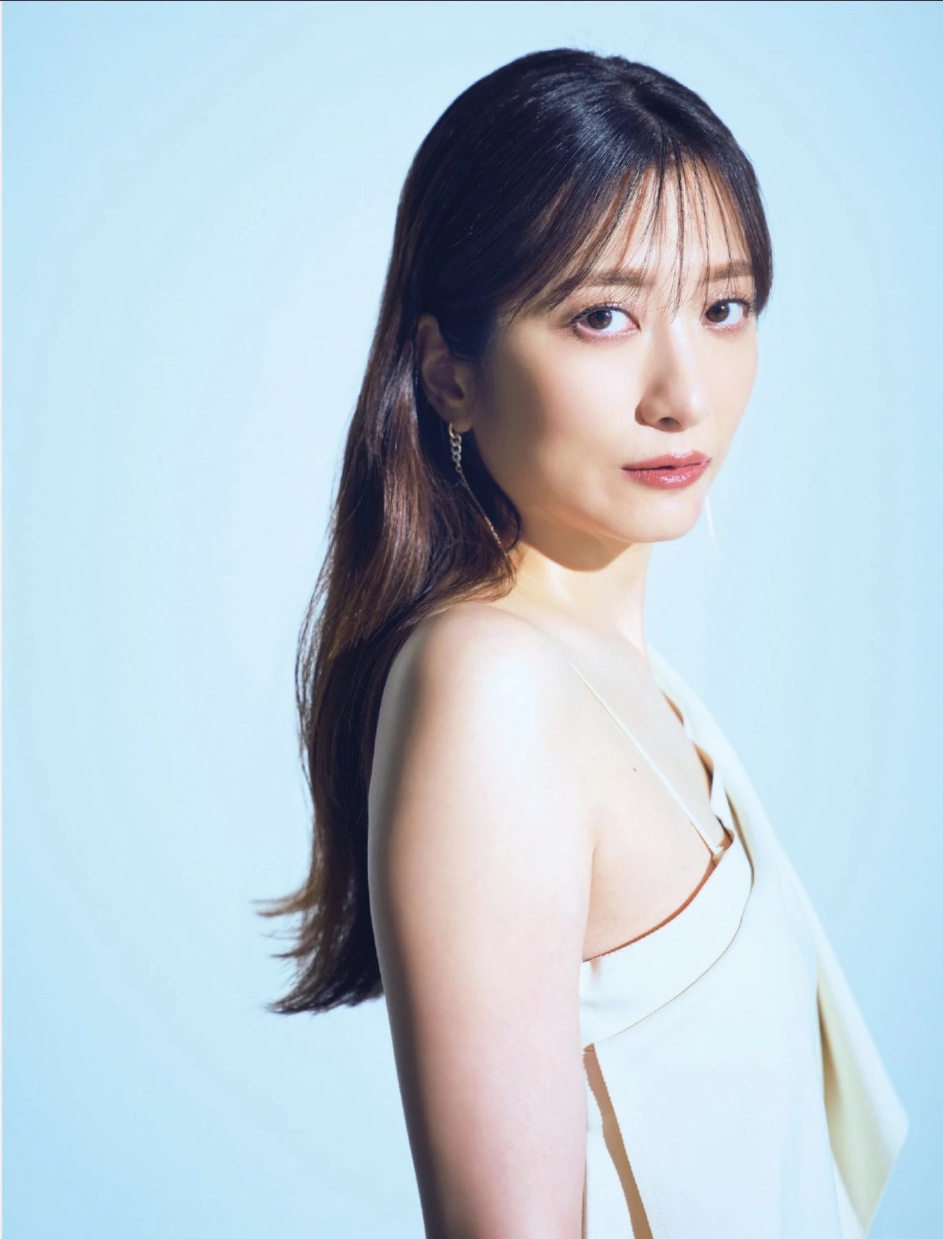 笹崎里菜 Rina Sasazaki 亮相 FLASH 2025年12月30日号