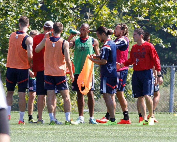 PHOTOS Jermaine Jones’ 1st Training Session w/ Revs New