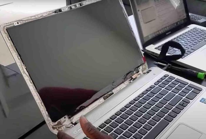 How Much Does It Cost to Fix a Laptop Screen