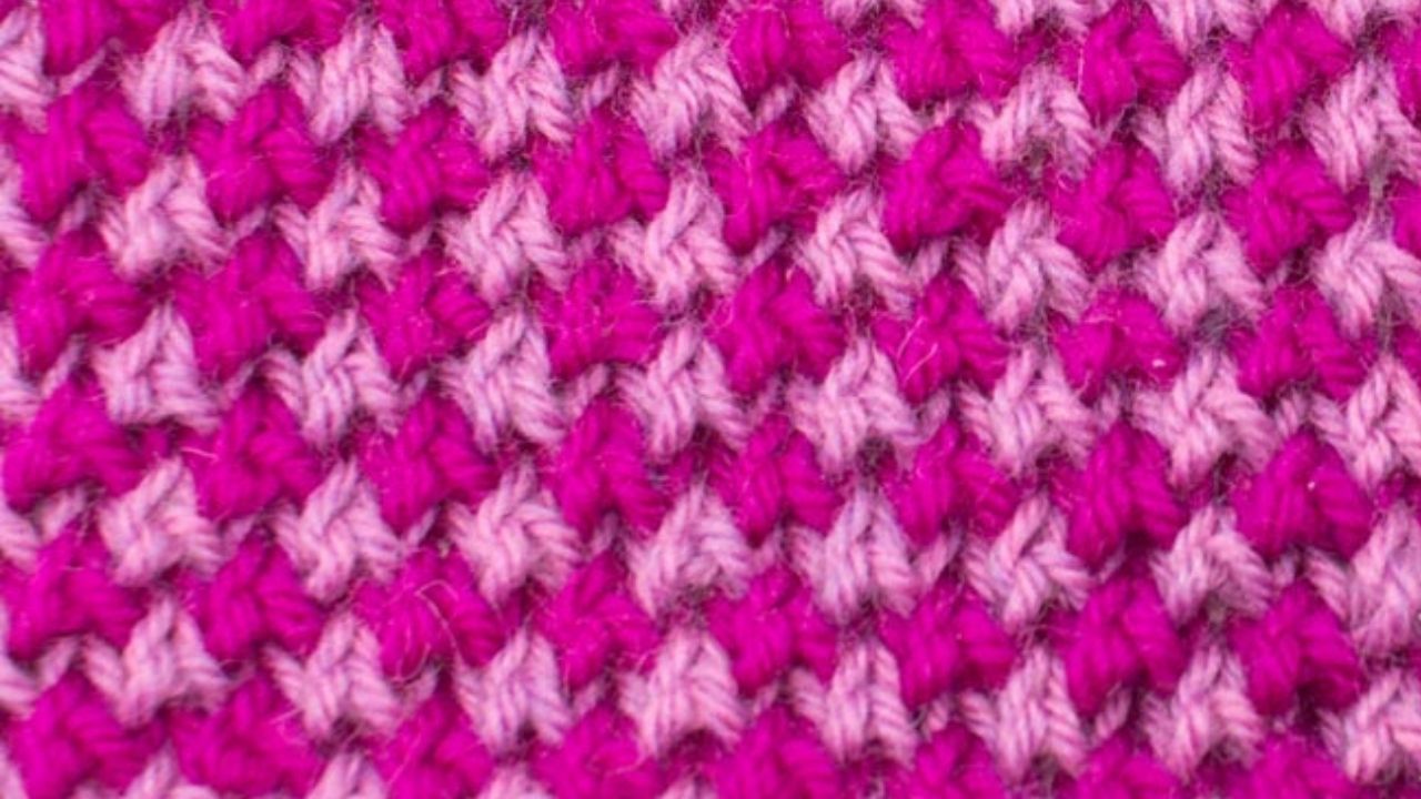 Learn to knit fun, fanciful, and fuzzy pillows with these quick and easy knitting patterns. Two Color Bee Stitch Knitting Stitch Dictionary Colorwork