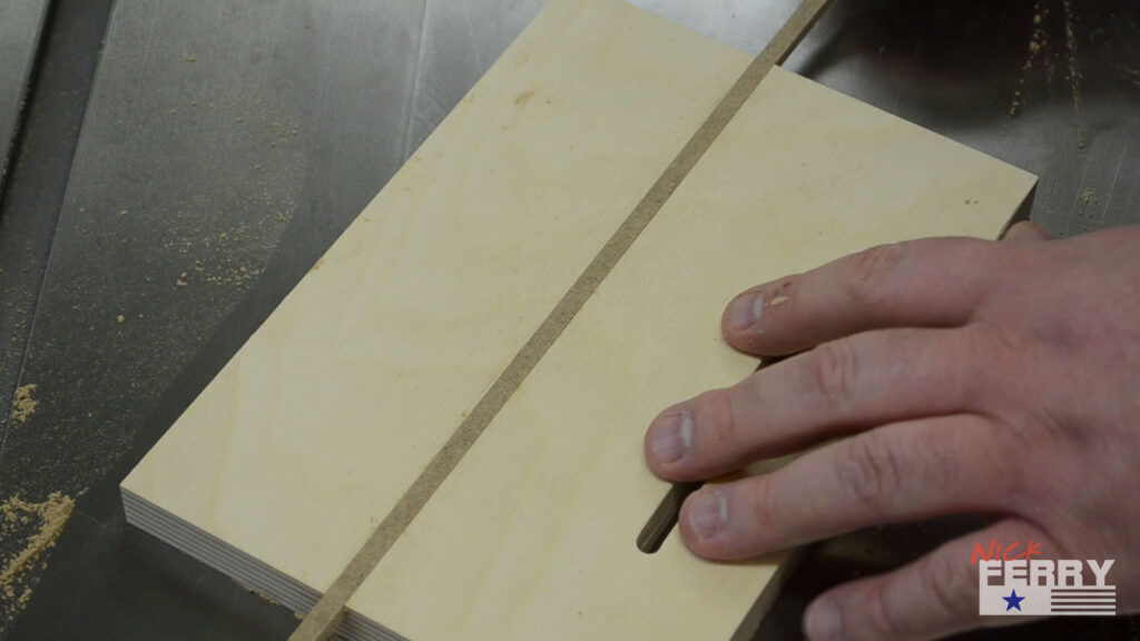 » Perfect Dados & Grooves Simple Router Jig (ep68)