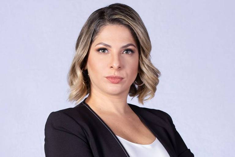 Daniela Lima debocha de Bolsonaro ao vivo no UOL: “Quem caiu da cama?”