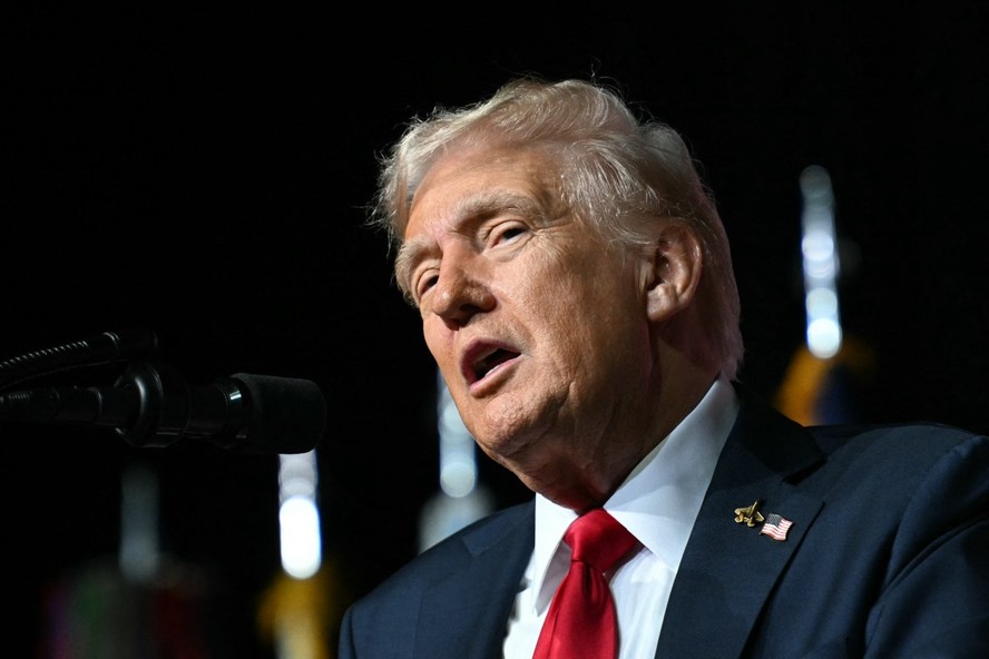 “EUA tem as armas mais poderosas do mundo que ninguém conhece”, diz Trump