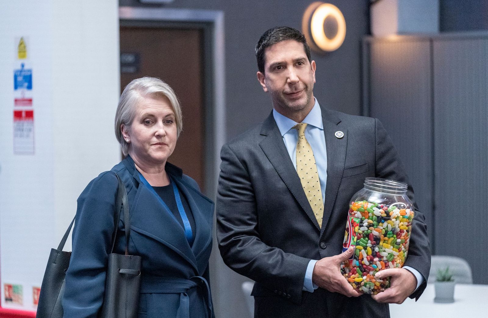 David Schwimmer 2021 Girlfriend . Crítica de Intelligence: David Schwimmer regresa al humor ...