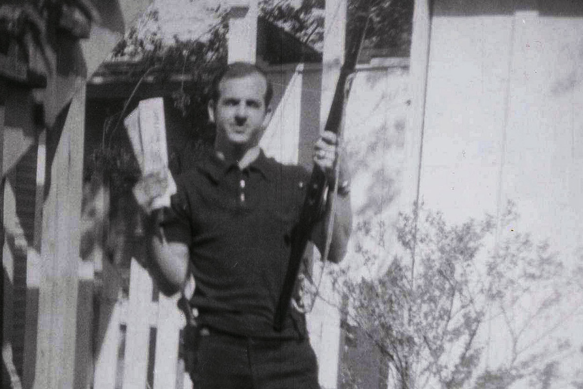 Find the perfect lee harvey oswald stock photos and editorial news pictures from getty images. Oswald rifle yard virtually the same since 1963