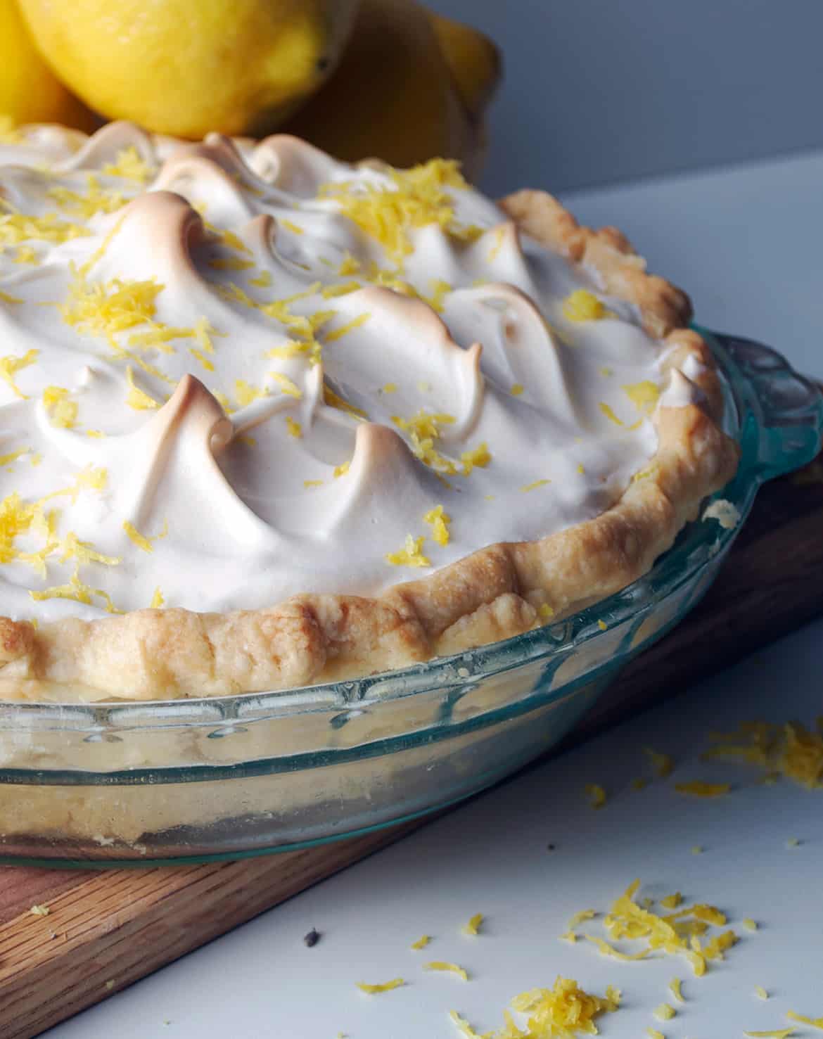 Preheat the oven and pull out the cookbooks — it's that special time of year when you'll be baking, roasting, kneading and simmering up all the holiday classics. How To Pre-Bake A Pie Shell