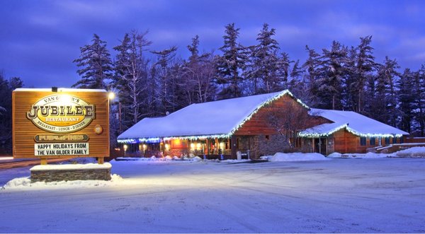 Family cabin, walk to lake wallenpaupack + marina! Mini Guide to the Poconos Part I: What to do in winter