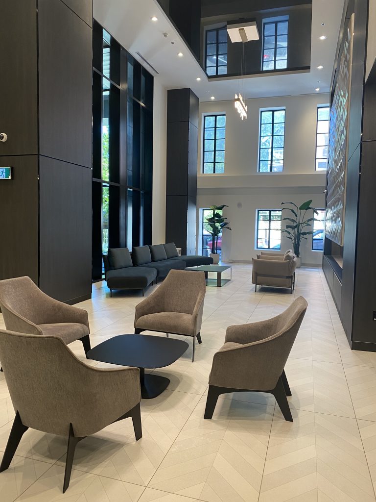 Le George Condo lobby