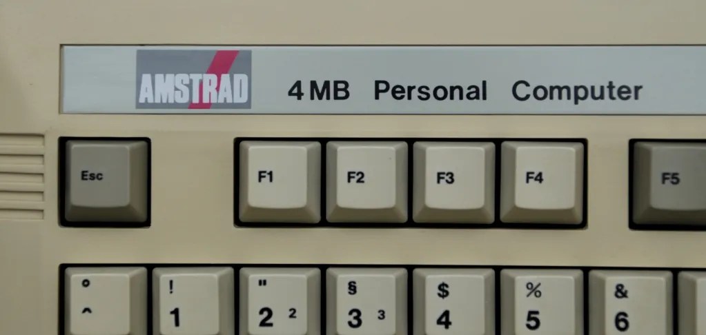 Amstrad 2386 Keyboard - Old Crap Vintage Computing