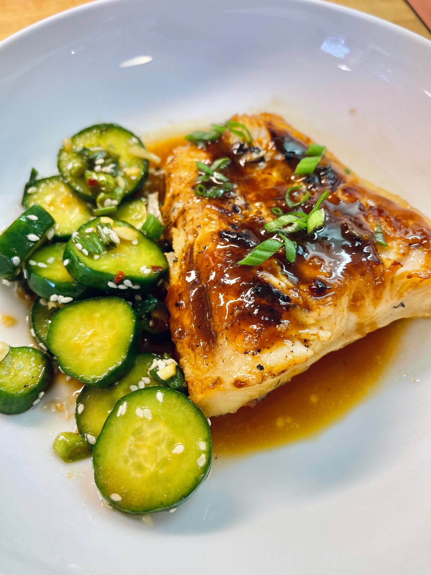 In a small bowl, mix the miso, sake, sesame oil, ginger and garlic. Miso Marinated Chilean Sea Bass