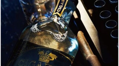 まるでウォッカの瓶のよう。かっこよすぎるマウスウォッシュ まるでウォッカの瓶のよう。かっこよすぎるマウスウォッシュ