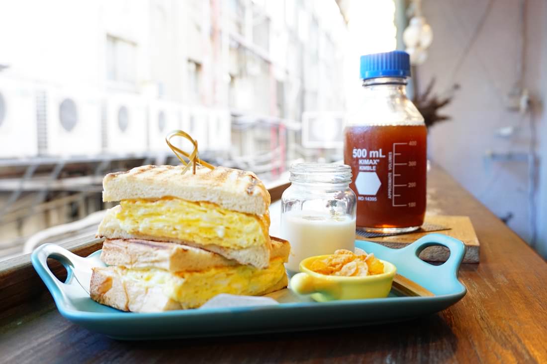 【台北萬華早午餐】妳有咖啡 neo cafe || 捷運西門站＂雜貨風咖啡館