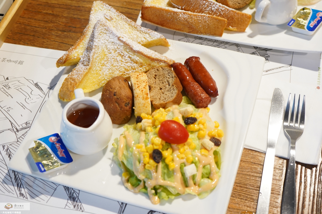 【台北萬華美食】沐茶閱讀咖啡館 || 捷運西門站＂隱身萬年大樓的書店早午餐