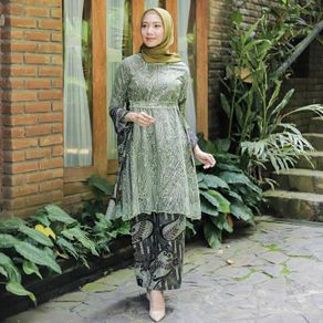Beli baju couple brukat abu abu / cp lovisa abu terbaru di shopee. Pilihan Baju Couple Kebaya Wisuda Tunangan 42 500 00 Harga 8 2022 Shopback
