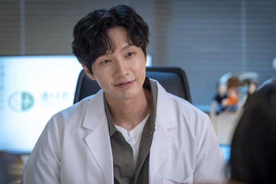 He decides to hire park dan … A Gentleman And A Young Lady Everything To Know About The Upcoming Drama Otakukart