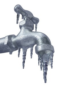 Как разморозить пластиковую трубу под землей