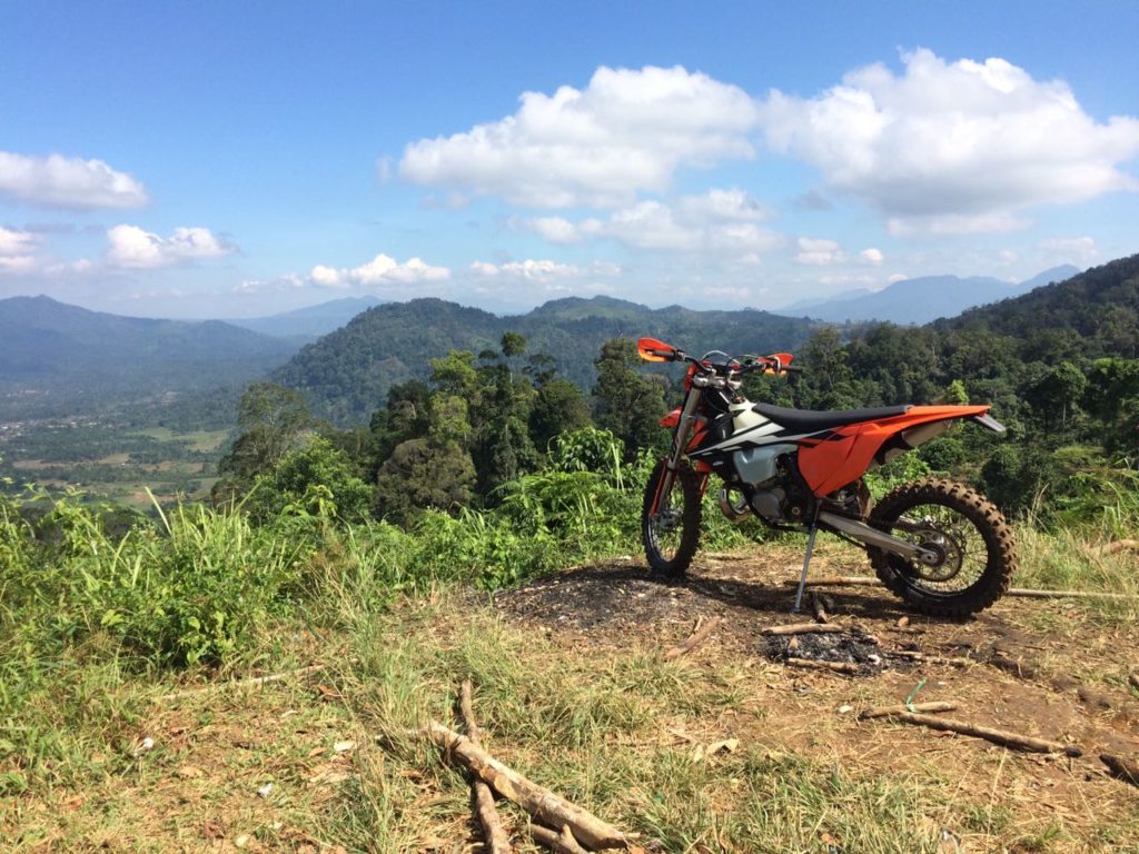 Kampung Trail Adventure Lampung Barat – Ngopi Nikmat Bareng Idola sambil  Menjelajahi Surganya Jalur Trail Adventure - OtoCorner.com