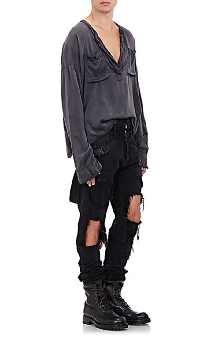 名人穿搭 / kanye west 最爱的穿搭组合:「落肩 tee   破坏牛仔长裤