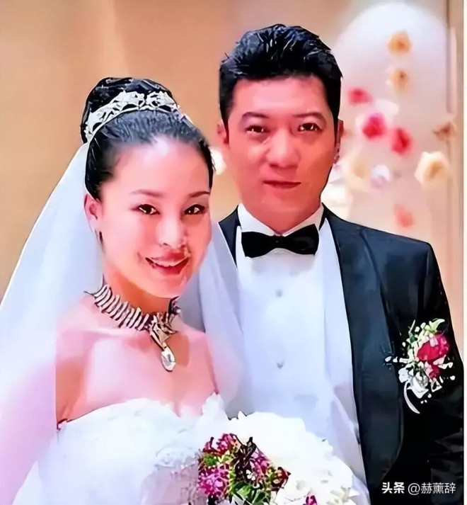 曾与汤唯同居3年 如今娶小6岁女星定居北京