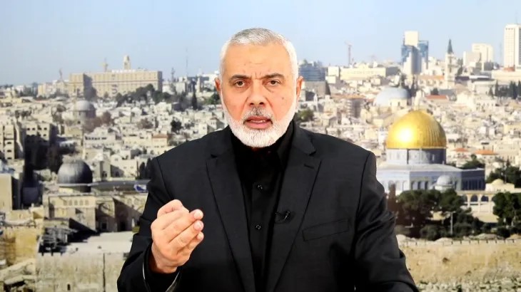 هنيّة يوجّه “رسالة وفاء” للصحفي الفلسطيني (شاهد) هنيّة يوجّه “رسالة وفاء” للصحفي الفلسطيني (شاهد)