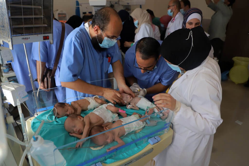 بعد نفاد الوقود.. المرضى والخُدّج في مستشفى شهداء الأقصى بخطر بعد نفاد الوقود.. المرضى والخُدّج في مستشفى شهداء الأقصى بخطر
