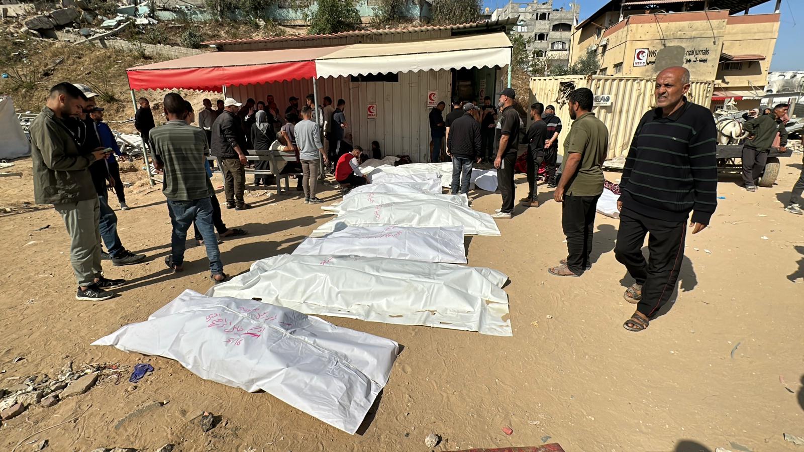 75 شهيدًا و370 إصابة بعدوان الاحتلال على غزة في 24 ساعة 75 شهيدًا و370 إصابة بعدوان الاحتلال على غزة في 24 ساعة