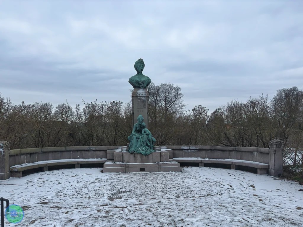 Statue of Princess Marie