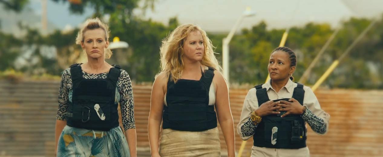 Snatched Movie Review: A Mother and Daughter's Wild Kidnapping Adventure