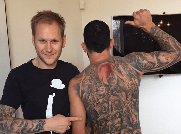 101 Great Goals 在Twitter 上："Juventus' Carlos Tevez Shows Off His New Prison Break-Esque Full Back Tattoo Http://T.co/Nyhi4Otfgc Http://T.co/Q5W7G86Pmr" / Twitter 454_x_615_png