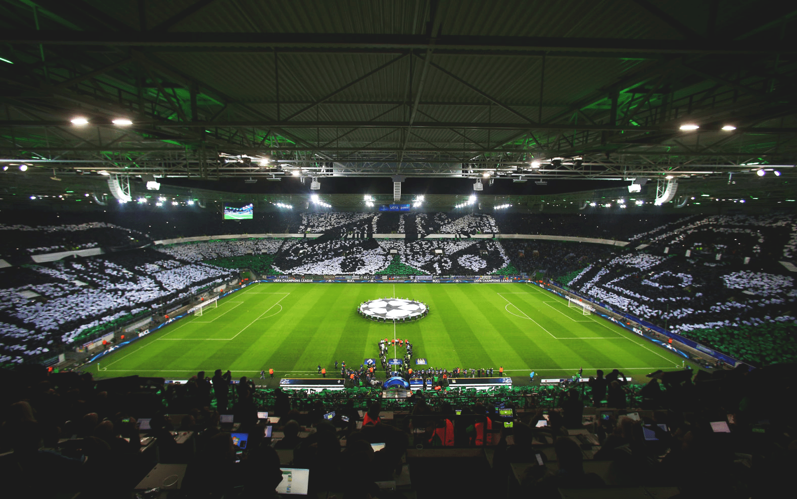 Stadion signal iduna park akan kembali dihadiri suporter borussia dortmund menyaksikan laga melawan borussia monchengladbach. MÖNCHENGLADBACH - Stadion im Borussia Park (54,010) - Page ...