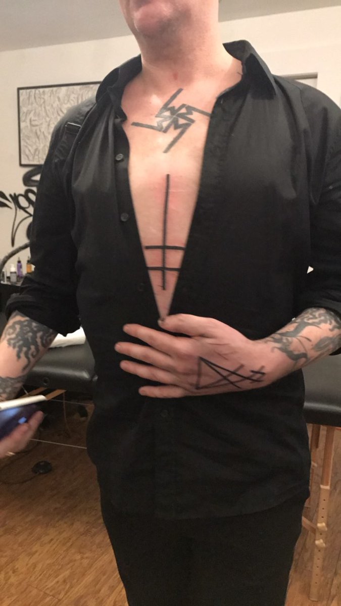 Marilyn Manson | Manson Source On Twitter: "Marilyn Manson Got New Tattoos. @Marilynmanson Https://T.co/Xwspxs8Oin" / Twitter 1200_x_675_jpg