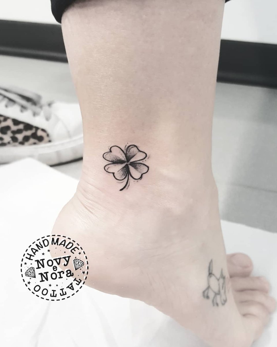 Novytattoo Handmade On Twitter: "Lucky Charm🍀 #Quatrefoil #Littletattoos #Sketchtattoo #Sketchdrawing #Quadrifoglio #Luckycharm #Portafortuna #Ankletattoo #Tattoos #Little #Tattooedgirls #Inkedgirls #Handmadetattoostudio #Carpi #Ink #Art #Tattoo ... 1200_x_960_jpg