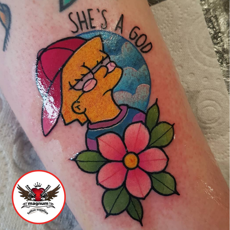 تويتر \ Magnumtattoosupplies على تويتر: "She's A God! Lisa Simpson Piece By Hanah Elizabeth Using #Magnumtattoosupplies 👌🏻👌🏻 #Neotraditionaltattoo # Lisasimpson #Neotradsub #Colour #Ink #Tattoo #Tattooed #Neotraditionaltattoo #Tat #Ladytattoer Https ... 800_x_800_png