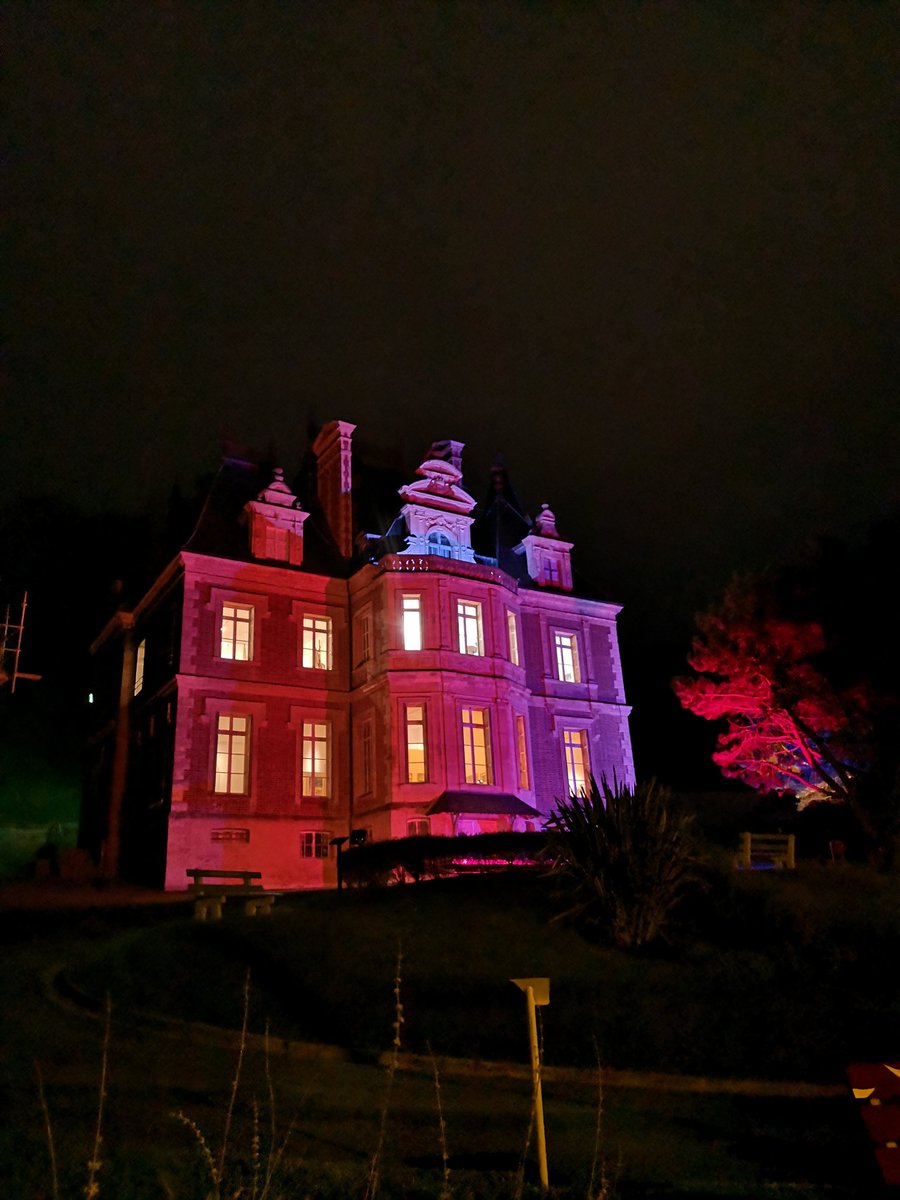 Trouvilletourisme عÙ٠تÙÙØªØ± Rendez Vous Ce Soir Au Musee Villa Montebello Pour Pierres En Lumieres Decouvrez L Exposition En Vacances A La Mer Et Vivez Une Experience Temporelle En Vous Inscrustant Dans Une