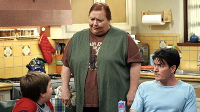 Two and a half men get season 1 on youtube. Smutna Sprava Pre Fanusikov Dva A Pol Chlapa Zomrela Herecka Zo Serialu