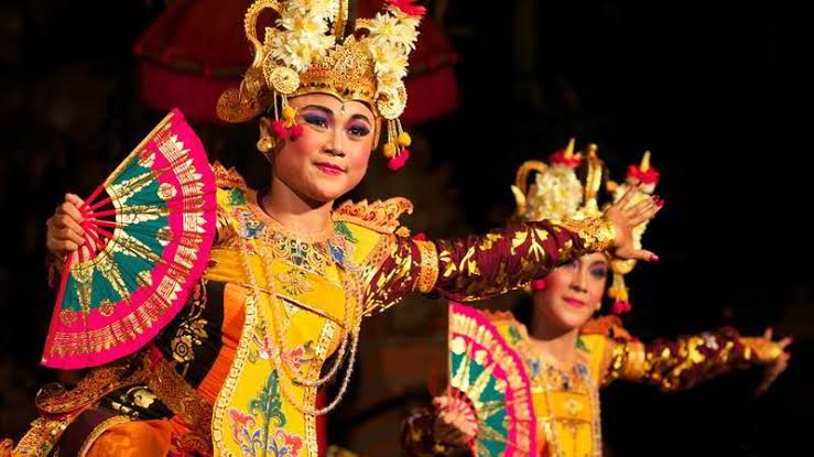 Ketika melihat tarian karonsih, penonton akan disuguhkan penampilan penari dengan . 37 Contoh Tari Berpasangan Serta Daerah Asal Dan Penjelasan Pelajarindo Com