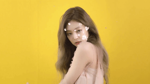 He is a celebrity singer. à©â¡Ë³