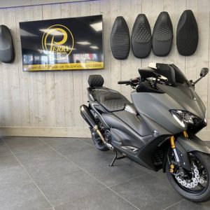 Today’s seniors are choosing crossovers because of their generous cargo room, comfortable seating and better view. Motorscooters Yamaha Perry Scooters Haarlem