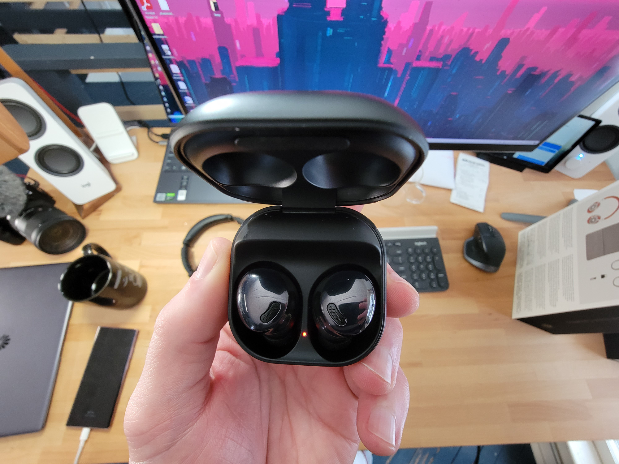 The ultra wide cameras have very similar field of view, however from my experience shooting side by side the s21 ultra seems to edge ahead. Samsung Galaxy S21 Ultra Camera Test Setting The Bar High