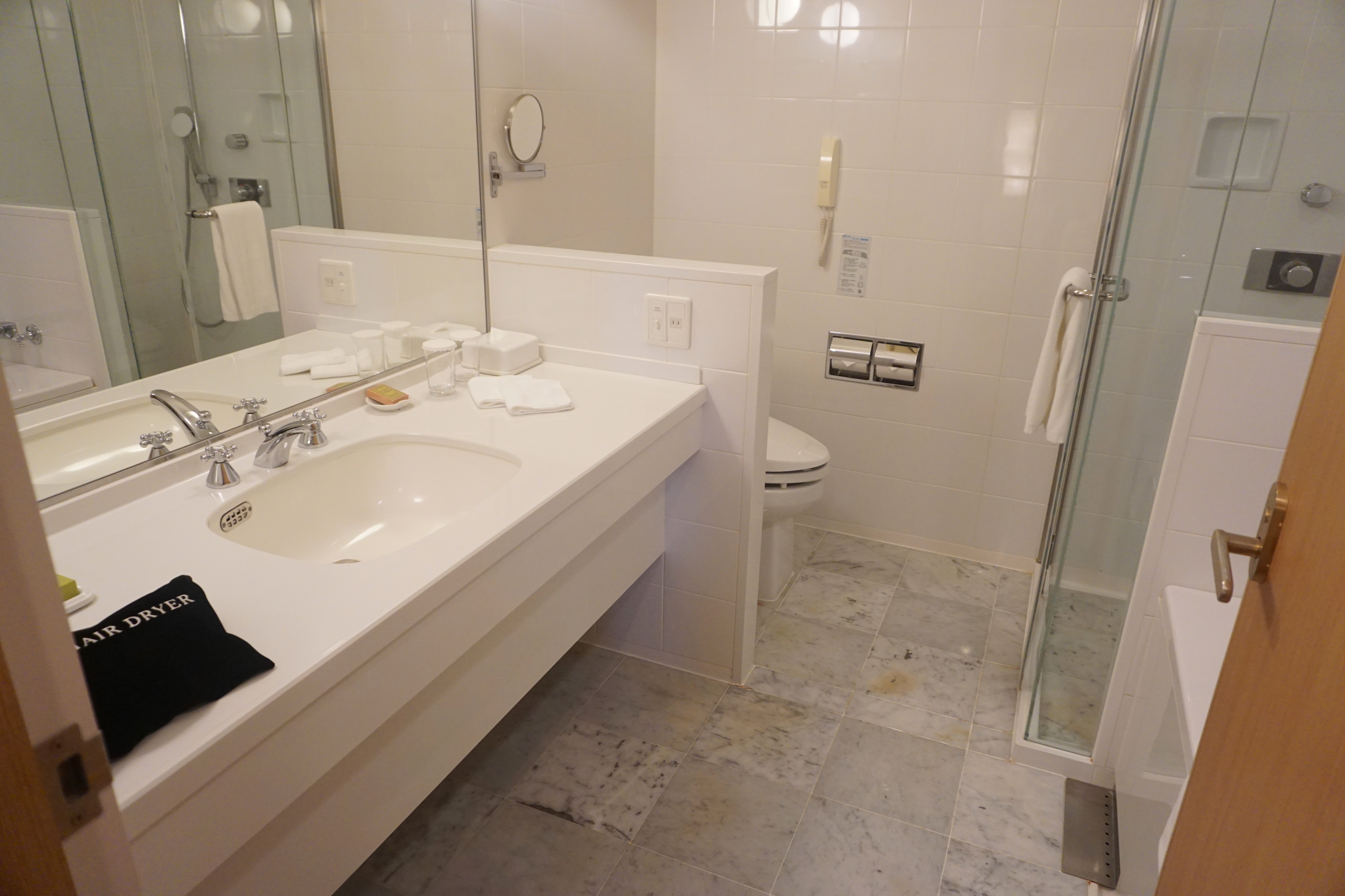 Review: Hilton Seahawk – Fukuoka