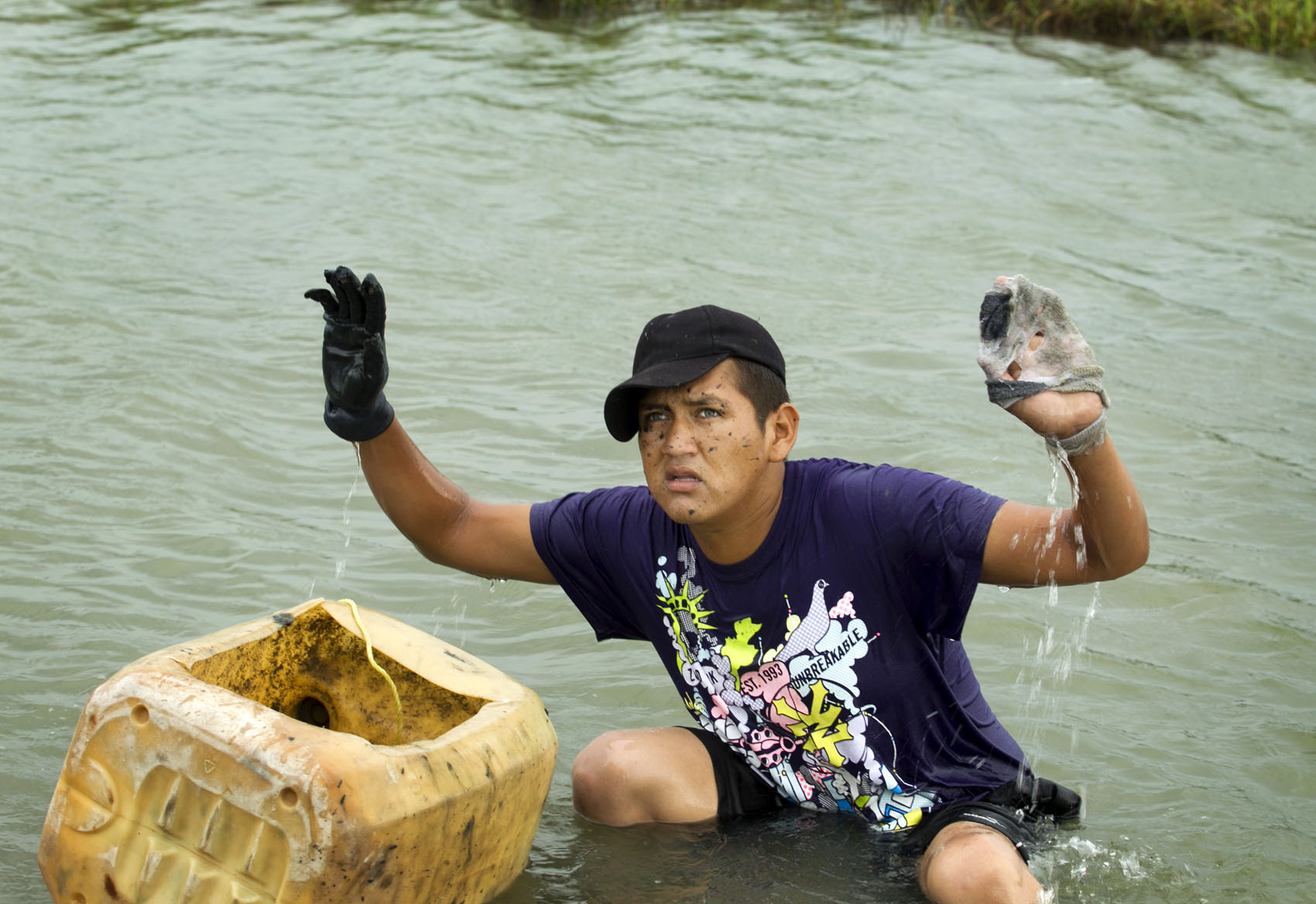 En esta temporada de rio shore, 10 jóvenes fiesteros de diferentes regiones de rio de janeiro se unen para vivir temporadas inolvidables con muchas fiestas, líos y amistades para toda la vida. Texas Game Wardens patrol the Rio Grande in border surge