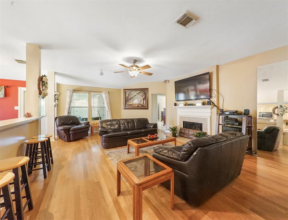 Whether you've moved to a new location and need to know your zip code fast or you're sending a gift or a letter to someone and don't have have their zip code handy, finding this information is faster and easier than ever thanks to the inter. 4927 Cotton Lake Court, Richmond, TX 77407 - HAR.com